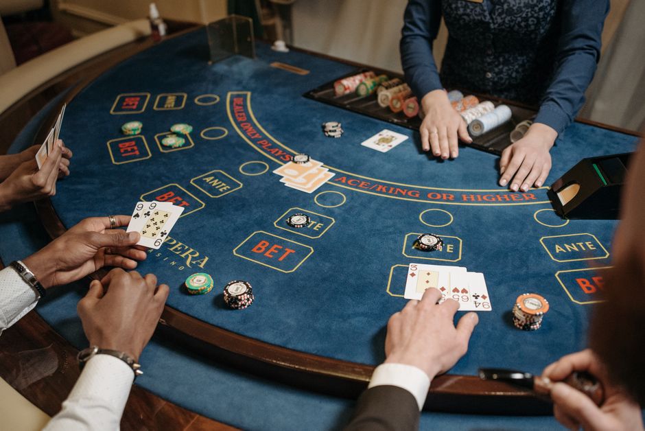 Strategi Dasar Poker Online